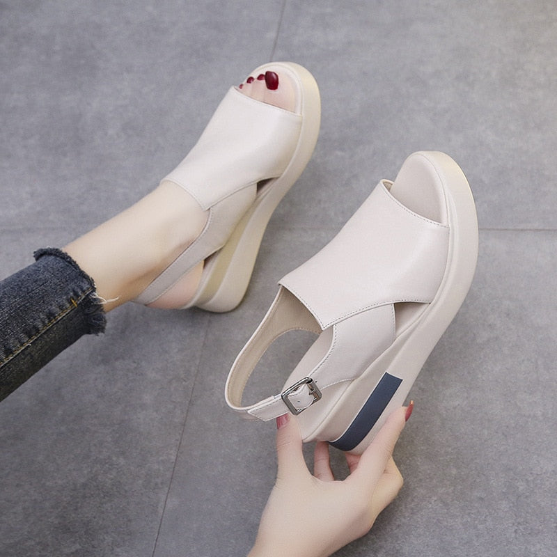 Comfortable orthopedic sandals with optimal support