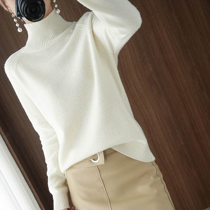 Luxury Knitted Sweater with High Collar for Women by Flynni - Elegant and Comfortable Design