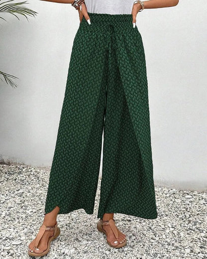 Perfect summer trousers for the Arab summer – comfortable design and a refreshing look