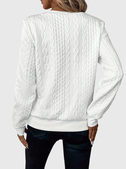 Elegant sweater with zipper for everyday stylish wear