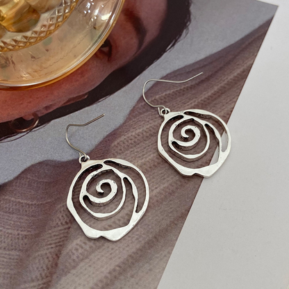 Amora – Trendy Silver Earrings in a Unique Thai Style