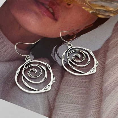 Amora – Trendy Silver Earrings in a Unique Thai Style