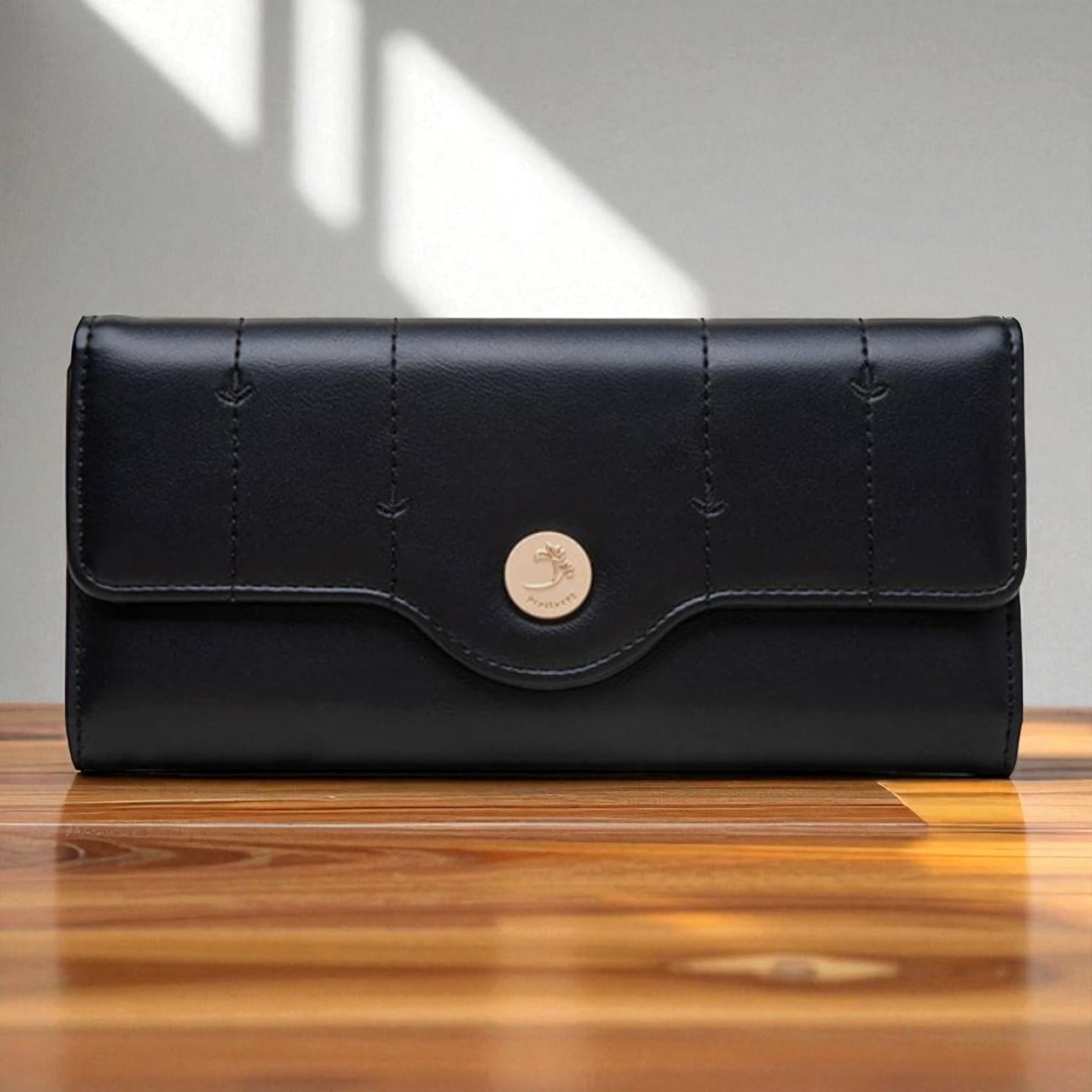 Small and Elegant Triangular Wallet for Easy Storage and Sophisticated Style
