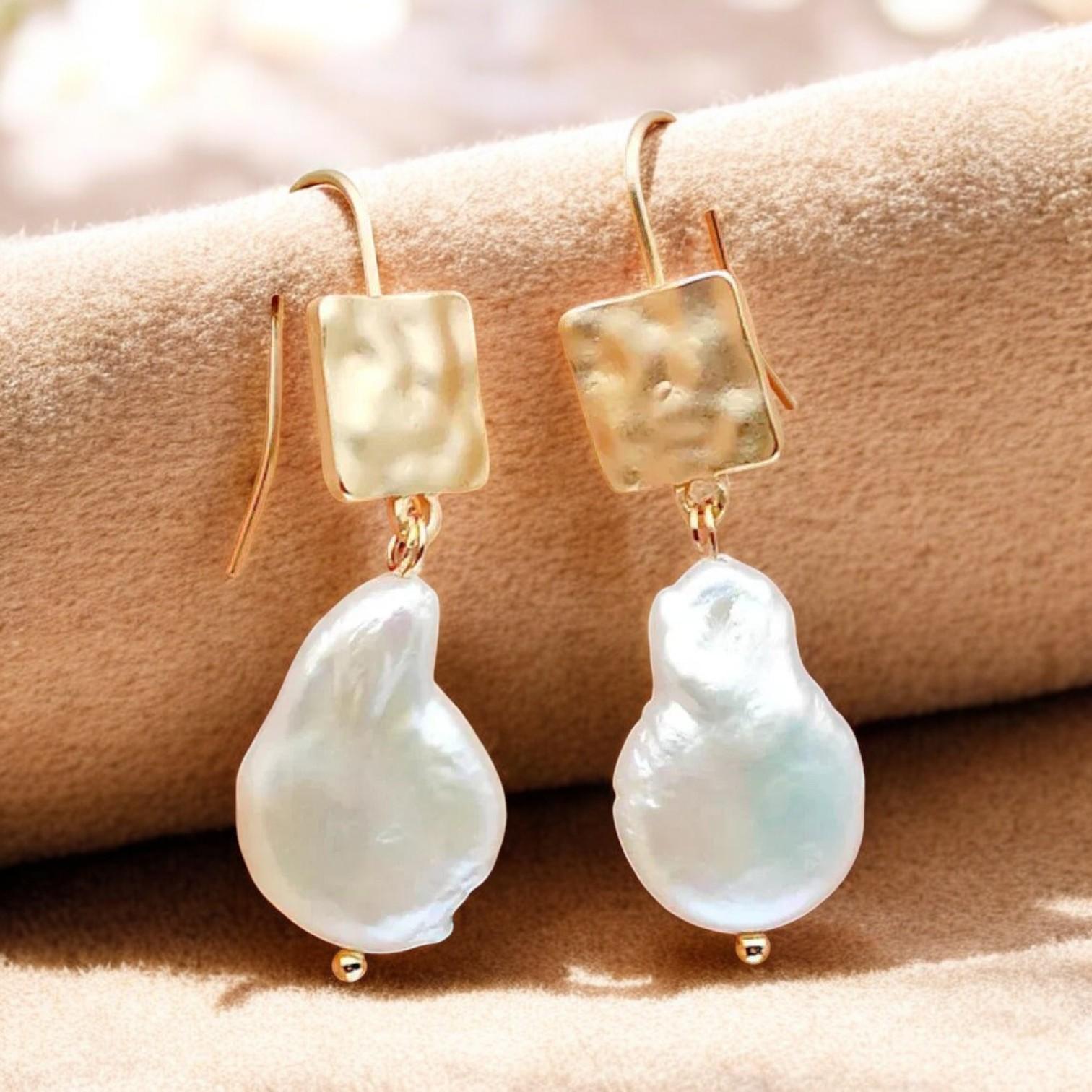 Astrea Earrings with Water Pearls in Stunning Vintage Style