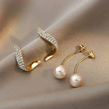 Esther - Sparkling Pearl Earrings in Luxury Gold