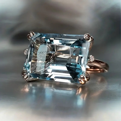 Overall - Vintage Style Zirconia Ring in Stunning Blue