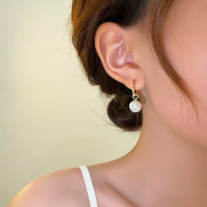 Ovi – Elegant earrings with engraved gold beads and no repairs