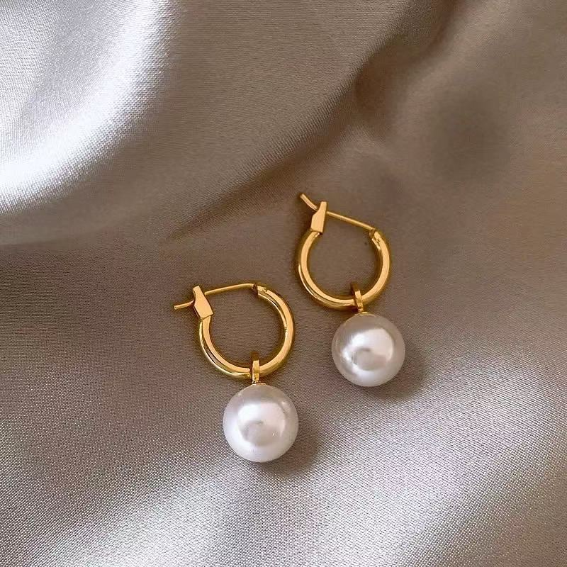 Ovi – Elegant earrings with engraved gold beads and no repairs