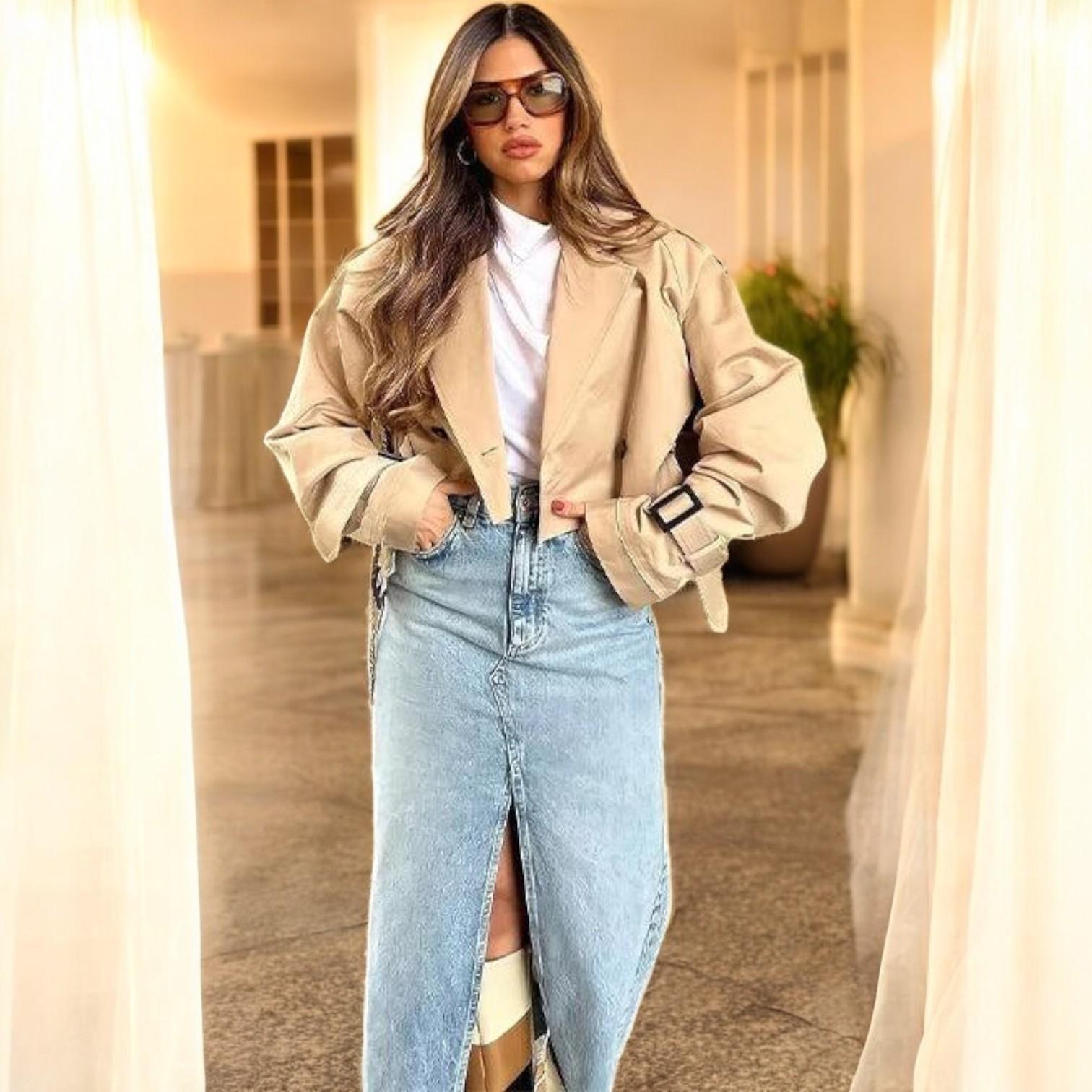 Stephanie | Elegant Short Trench Coat for a Stylish End