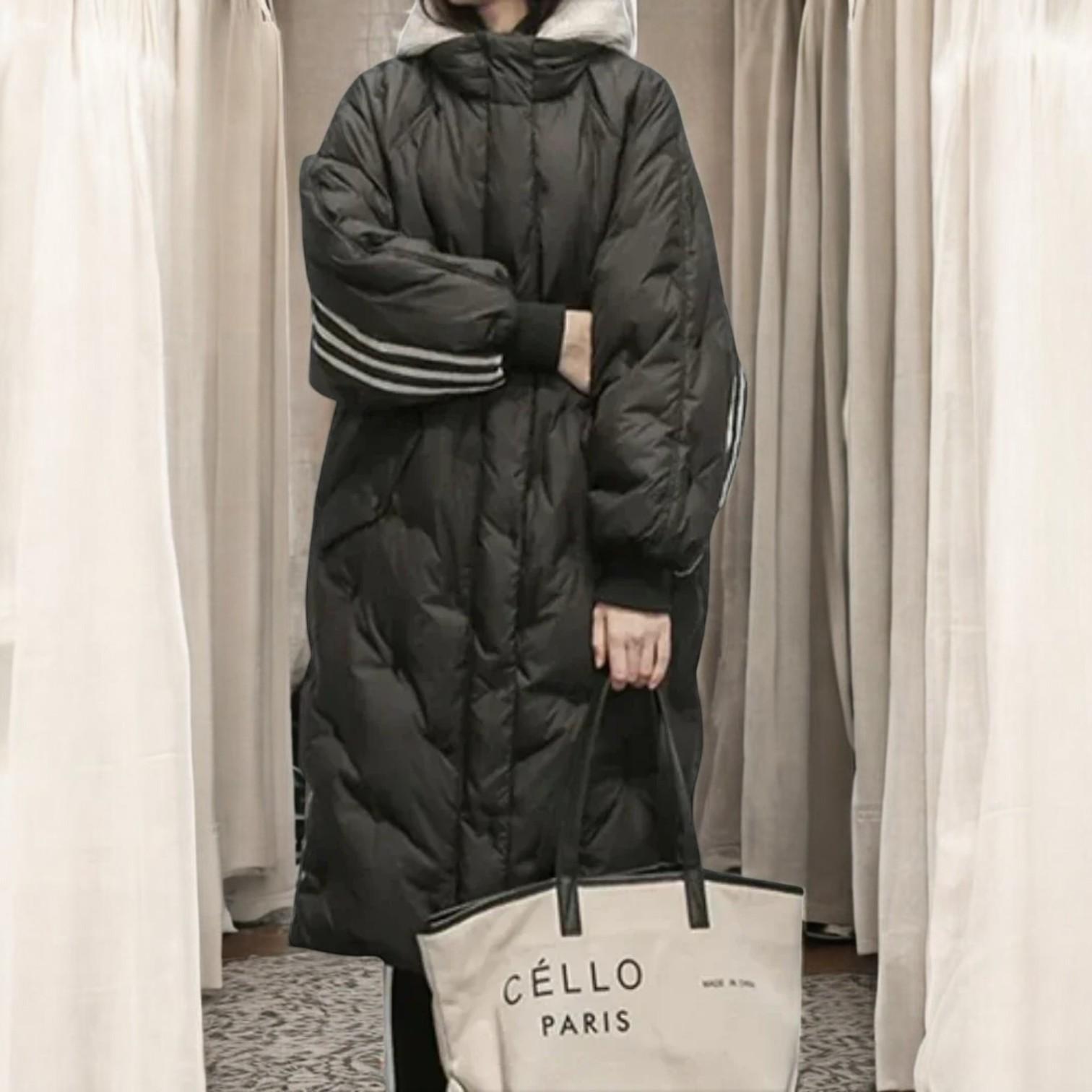 Fashionable long women's jacket that keeps you warm in style