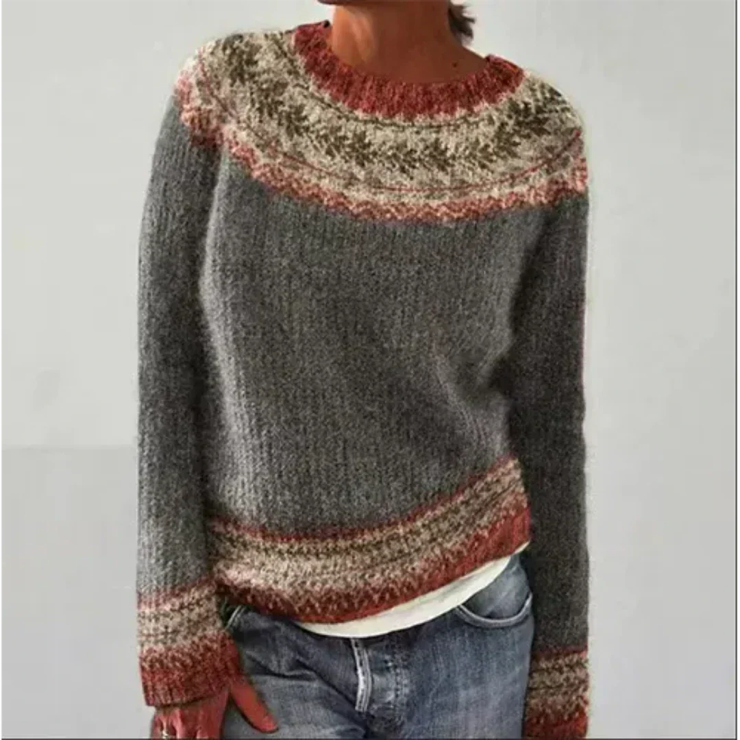Women's Warm Sweatshirt with Long Sleeves - Cozy Winter Inspiration
