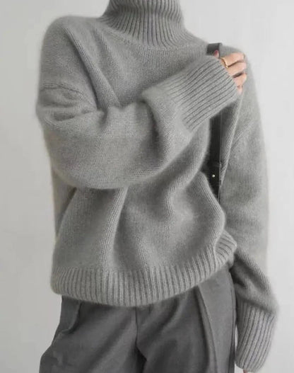Comfortable knitted sweater with a soft and stylish collar for style and comfort