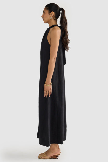 Elegant Beach Dress with Linen Belt for a Summer Style and Glamour