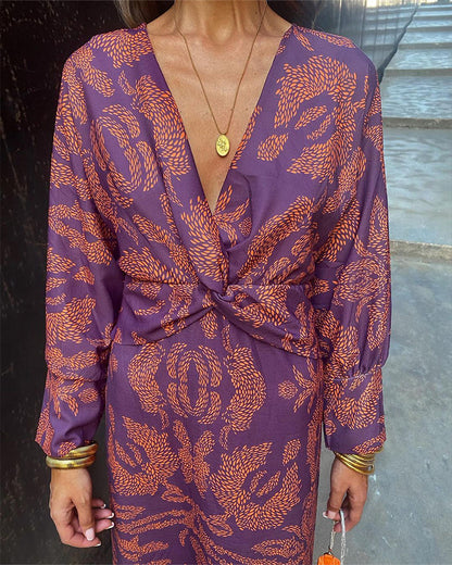Elegant blush-colored dress to look perfect and fashionable