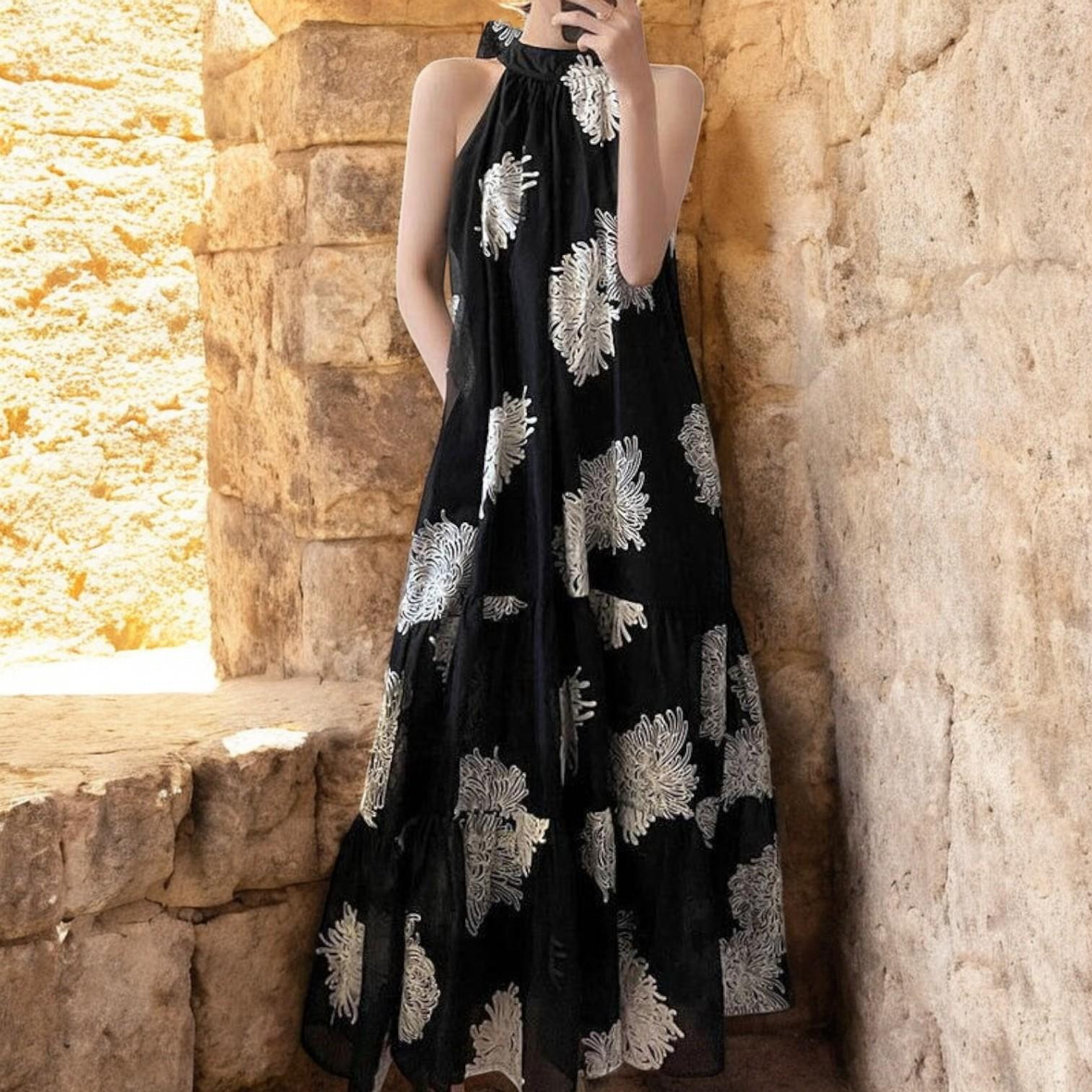 Elegant Black Cotton Dress with Shoulder Side Seams – The Perfect Choice for Summer