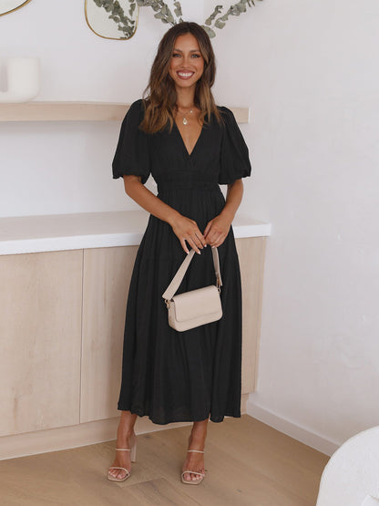 Kari Daman Elegant Dress with V-Neck – The Perfect Choice for Every Special Occasion