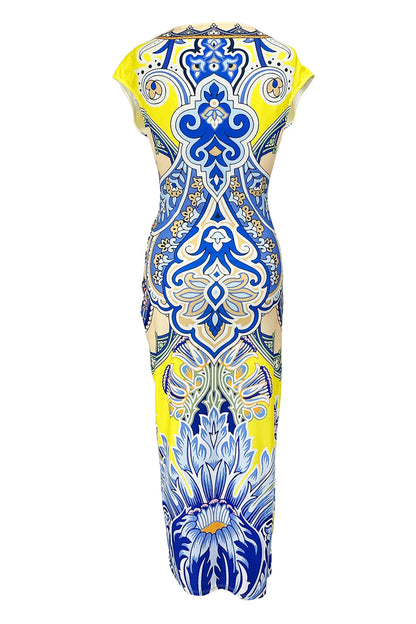 Elegant midi dress with V-neck and tie design for a glamorous look