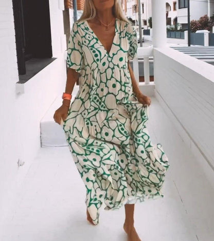 Elegant Women's Dress by Sanne in a Short Design for a Sleek and Stunning Style