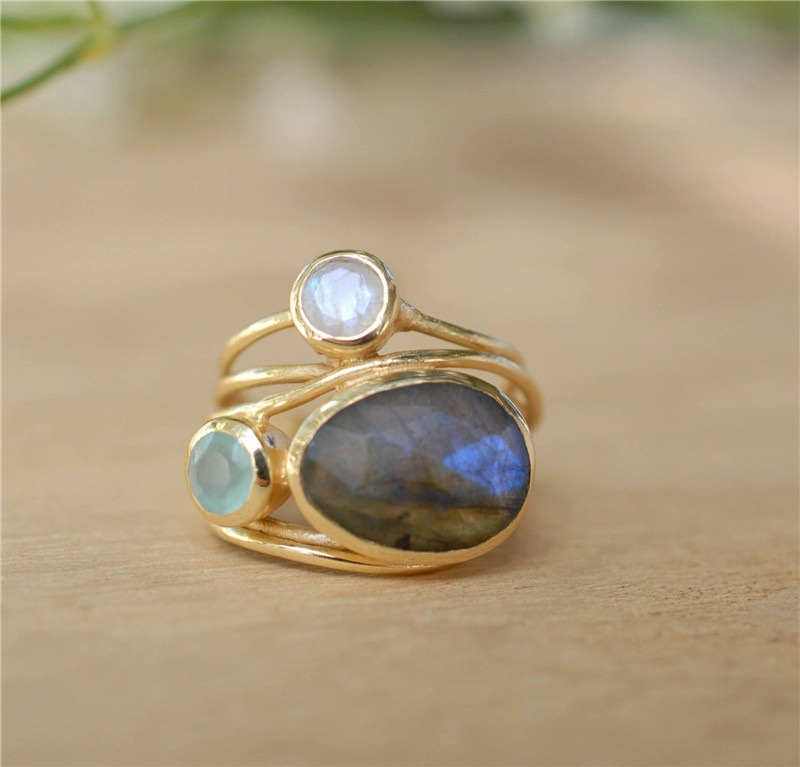 Charisma – Blue Moonstone Ring in Stunning Vintage Design