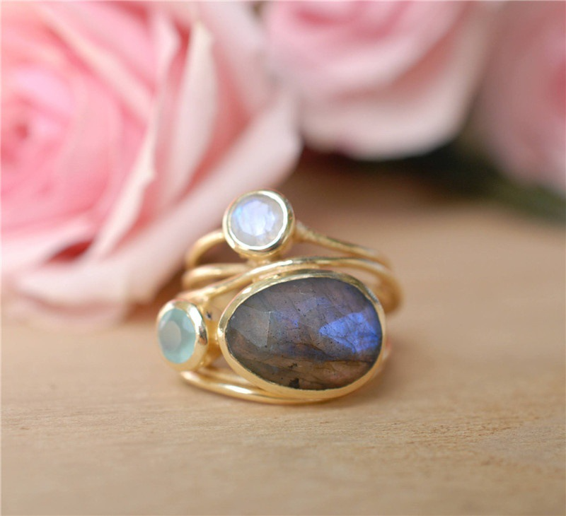 Charisma – Blue Moonstone Ring in Stunning Vintage Design