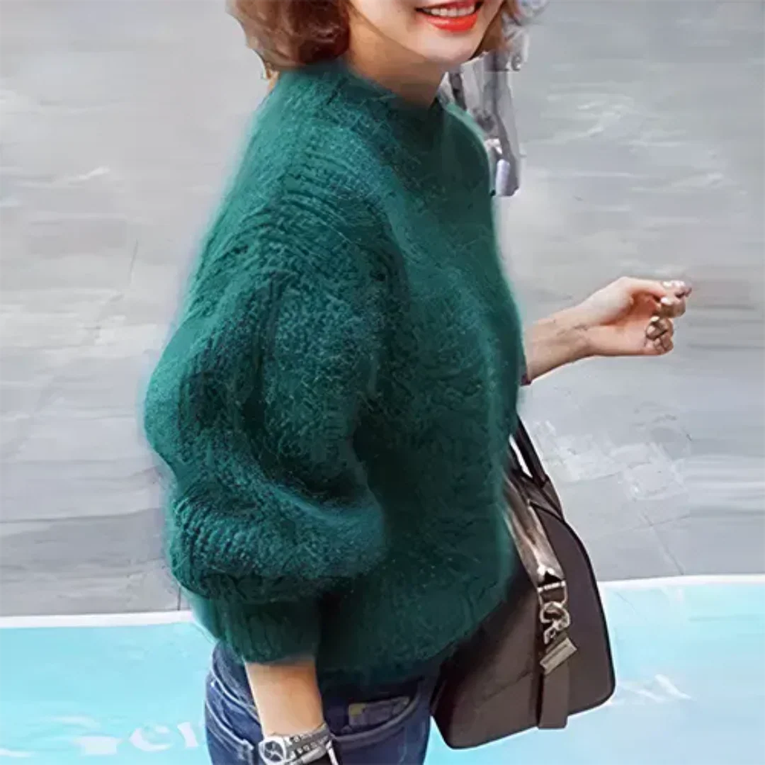 Elegant women's winter sweatshirt with long sleeves for warmth and comfort