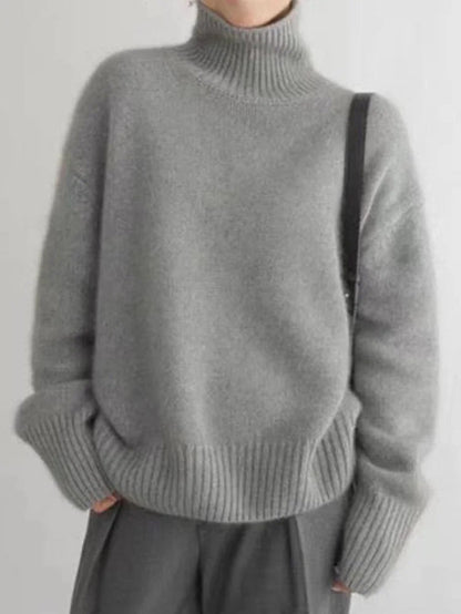 Comfortable knitted sweater with a soft and stylish collar for style and comfort
