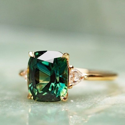 Unique Erlana Ring with Green Cubic Zirconia in Bright Gold