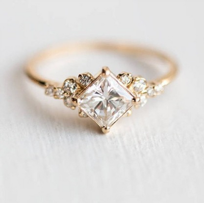 Daleian King Ring with Regal and Unique Design