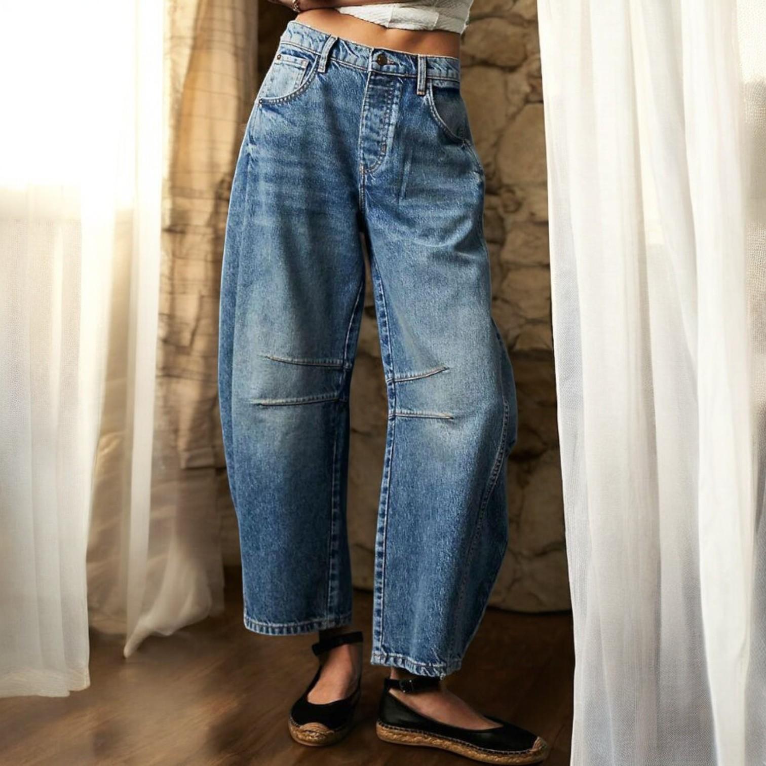 Fashionable women's mid-rise jeans – modern design and perfect comfort for everyday wear
