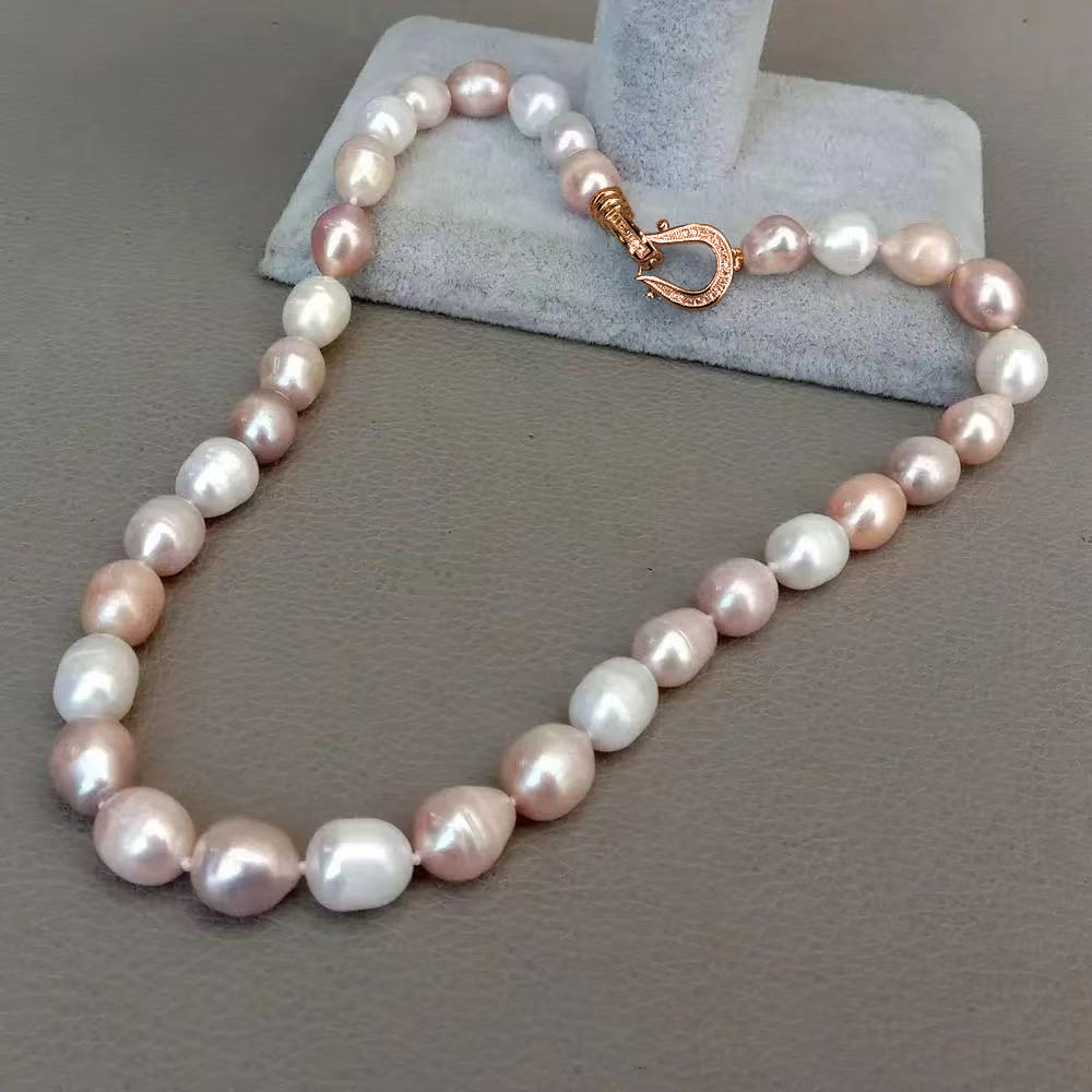 Baxsley - Luxurious Pearl Necklace in Stunning Color
