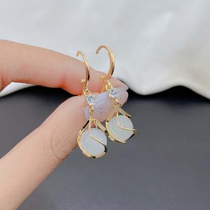 Beylata – Stunning Vintage Style Gold Drop Earrings with White Opal