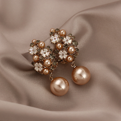 Elegant Flower Earrings with Pearls - Dakota's Stylish Design