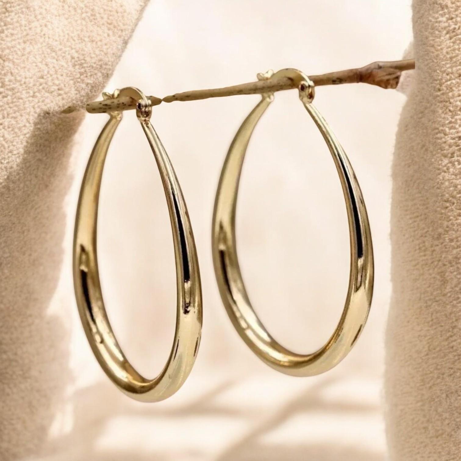 Demi - Luxury Gold Hoop Earrings in Elegant Vintage Style