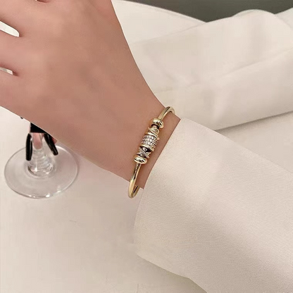 Giorni - Adjustable Designer Bracelet with Luxury Gold Pendants