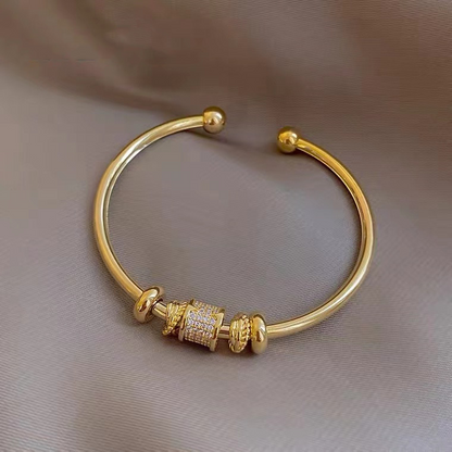Giorni - Adjustable Designer Bracelet with Luxury Gold Pendants