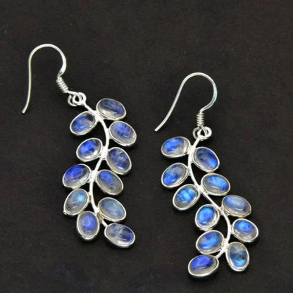 Elegant moon-shaped earrings in Diana design