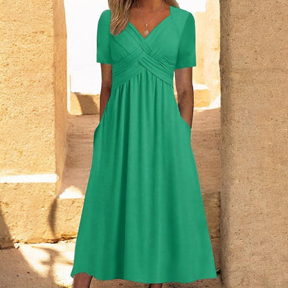 Maika | Elegant and figure-flattering dress for any festive occasion