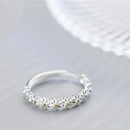 Magdalena – Stunning Ring with Handcrafted Enamel Beads and a Romantic Flower