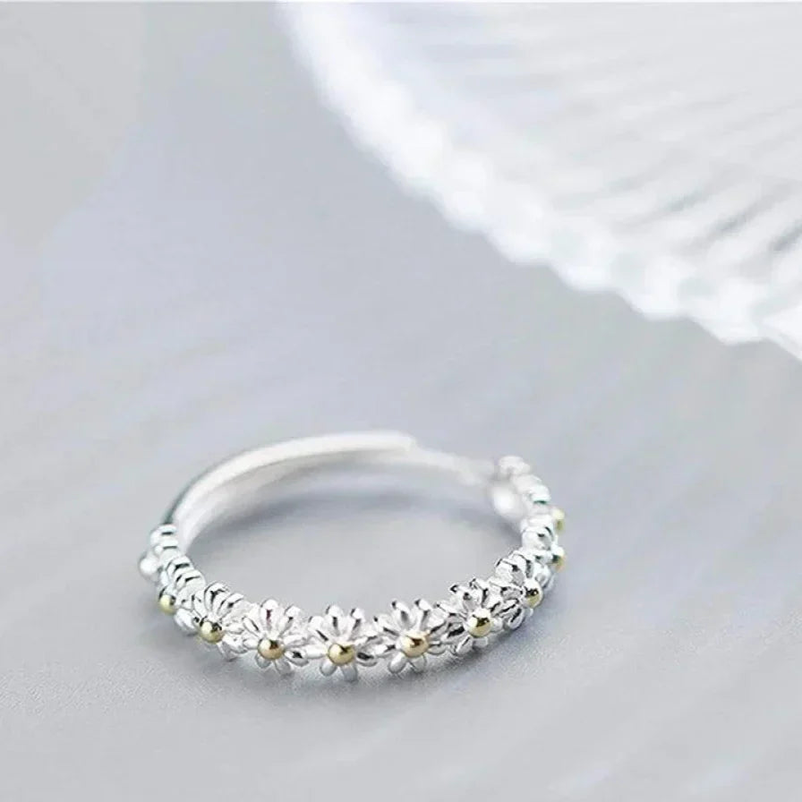 Magdalena – Stunning Ring with Handcrafted Enamel Beads and a Romantic Flower