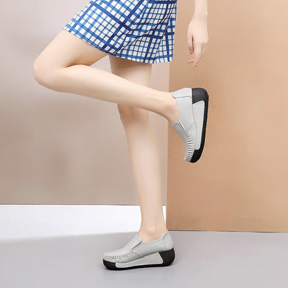 Stylish flat orthopedic moccasins for women for maximum comfort