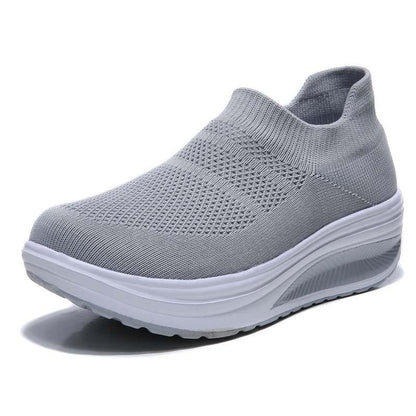 Orthopedic shoes maintainable comfortable upper with Clod