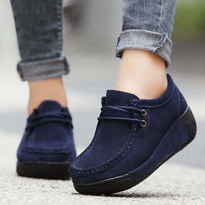 Fashionable orthopedic shoes for women with platform and modern seam design - Kossey