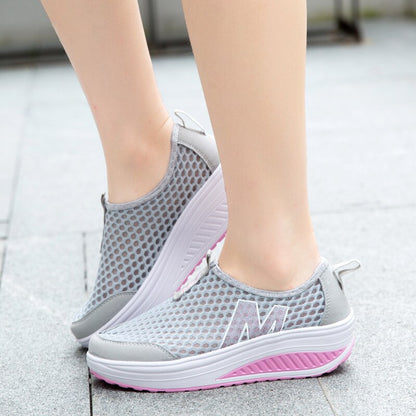 Thick orthopedic shoes for maximum comfort and long-lasting durability