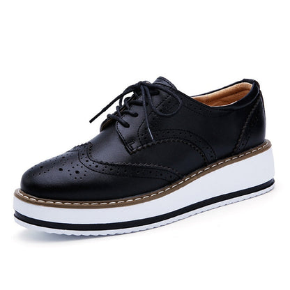 Beautiful orthopededic shoes on an Oxford platform for perfect style and comfort