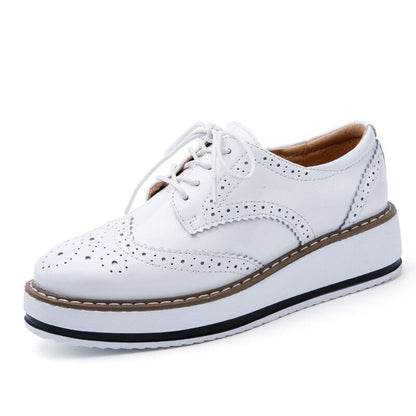 Beautiful orthopededic shoes on an Oxford platform for perfect style and comfort