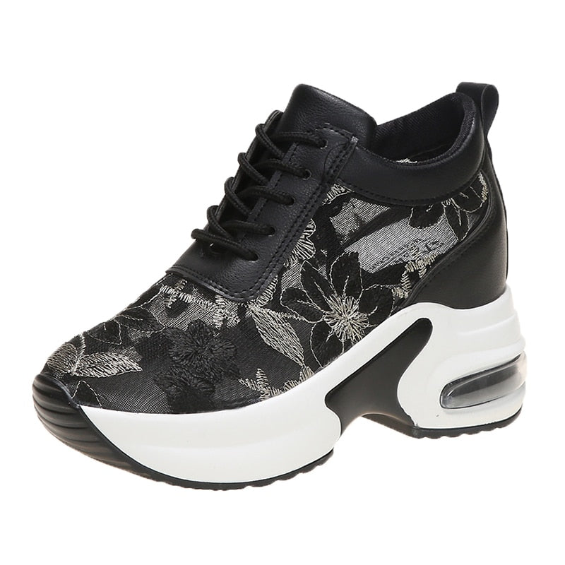 Luxury lace shoes for maximum comfort and elegant lightweight aesthetics