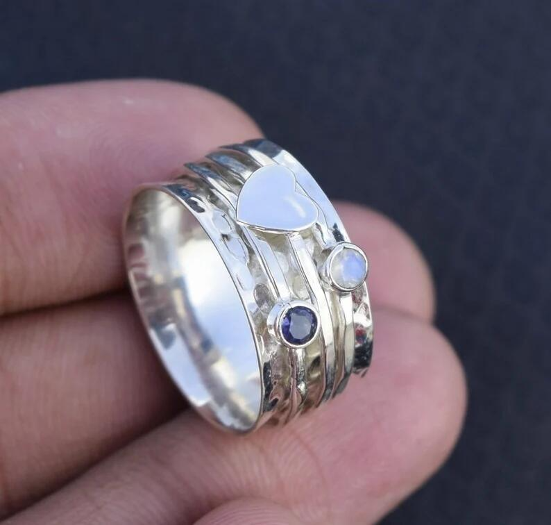 Palisity - Heart-shaped Ring with Stunning Rotating Design
