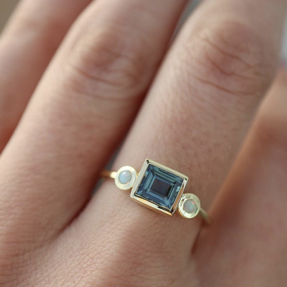 Faylen - Blue Crystal Ring in Elegant Vintage Style