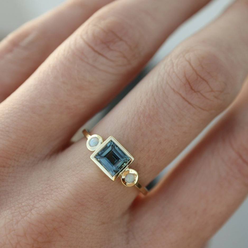 Faylen - Blue Crystal Ring in Elegant Vintage Style