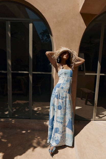 Rebecca Klein – Elegant and Stylish Women's Fashion for Every Event in a Luxurious Atmosphere